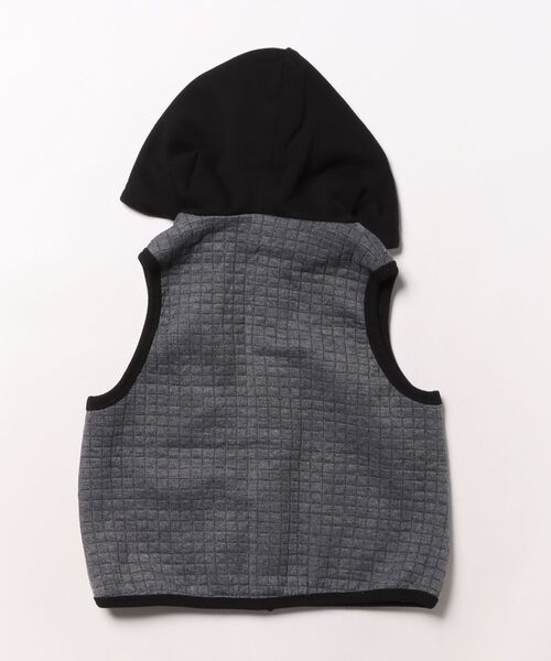 DILASH（ディラッシュ）の「ニットキルトベスト（ベスト・キッズ・ベージュ/チャコールグレー・140/130/120/110/100/90/80）」の13枚目の写真