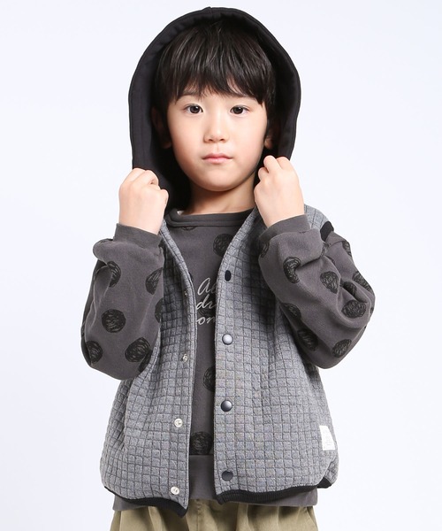 DILASH（ディラッシュ）の「ニットキルトベスト（ベスト・キッズ・ベージュ/チャコールグレー・140/130/120/110/100/90/80）」の3枚目の写真