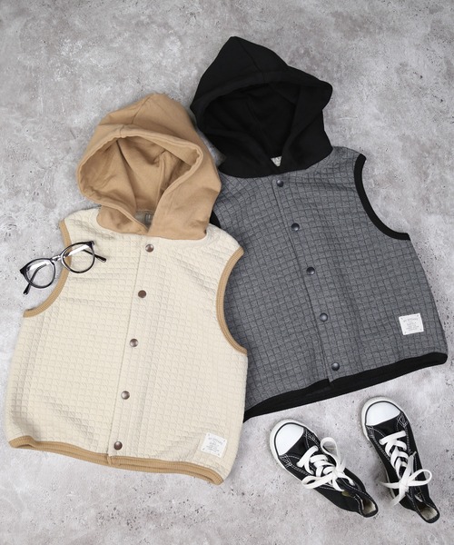 DILASH（ディラッシュ）の「ニットキルトベスト（ベスト・キッズ・ベージュ/チャコールグレー・140/130/120/110/100/90/80）」の12枚目の写真