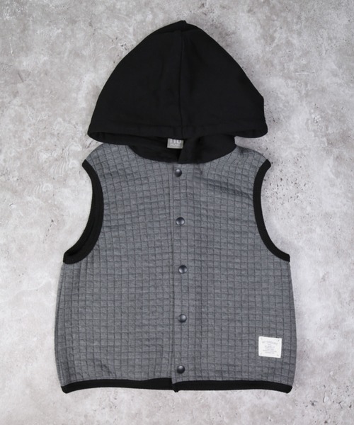 DILASH（ディラッシュ）の「ニットキルトベスト（ベスト・キッズ・ベージュ/チャコールグレー・140/130/120/110/100/90/80）」の10枚目の写真