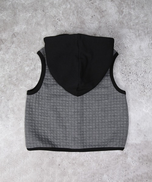 DILASH（ディラッシュ）の「ニットキルトベスト（ベスト・キッズ・ベージュ/チャコールグレー・140/130/120/110/100/90/80）」の11枚目の写真