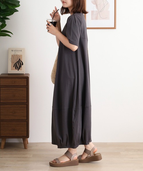 atONE(アットワン)の「半袖バルーンロングワンピース(ワンピース・レディース・チャコールグレー/ブラック/グレイッシュベージュ・4L~5L/M-L/LL~3L)」の11枚目の写真
