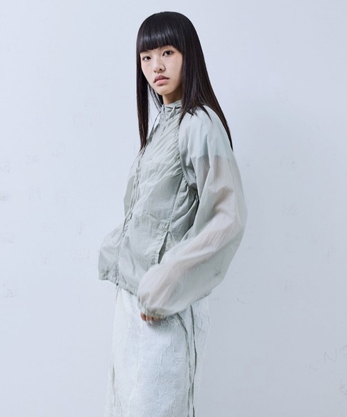 PLACE STUDIO（プレイススタジオ）の「PLACE STUDIO／シャーリング2WAYジャケット（ブルゾン・レディース・グレー/ブラック・FREE）」の4枚目の写真