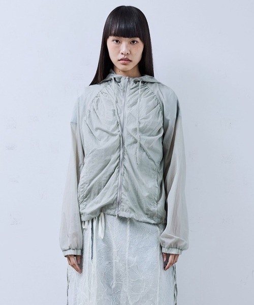 PLACE STUDIO（プレイススタジオ）の「PLACE STUDIO／シャーリング2WAYジャケット（ブルゾン・レディース・グレー/ブラック・FREE）」の5枚目の写真