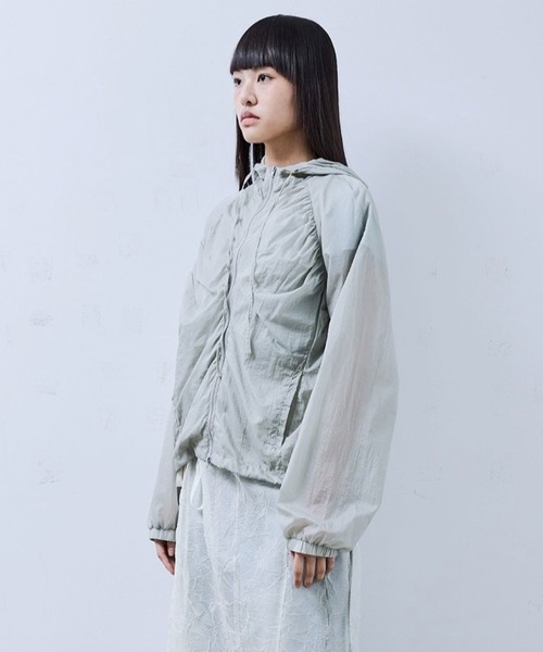 PLACE STUDIO（プレイススタジオ）の「PLACE STUDIO／シャーリング2WAYジャケット（ブルゾン・レディース・グレー/ブラック・FREE）」の6枚目の写真