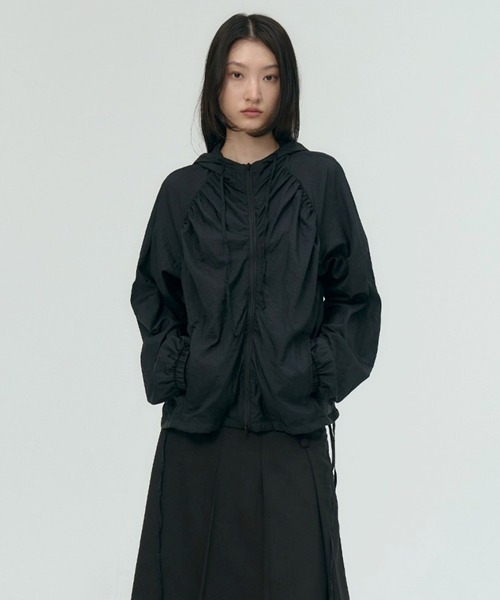 PLACE STUDIO（プレイススタジオ）の「PLACE STUDIO／シャーリング2WAYジャケット（ブルゾン・レディース・グレー/ブラック・FREE）」の10枚目の写真