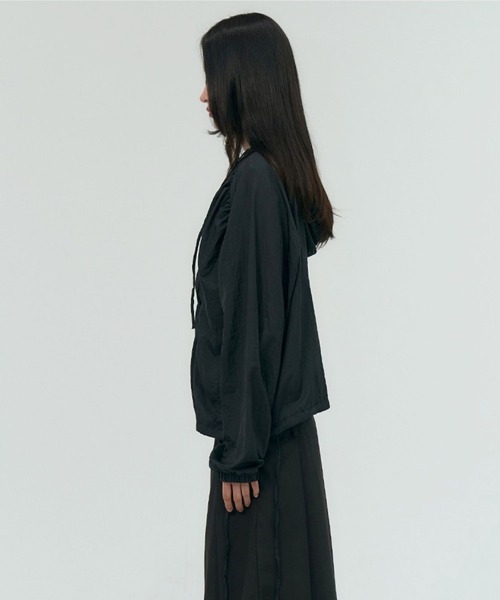 PLACE STUDIO（プレイススタジオ）の「PLACE STUDIO／シャーリング2WAYジャケット（ブルゾン・レディース・グレー/ブラック・FREE）」の13枚目の写真