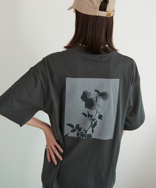 SILVER BULLET（シルバーバレット）の「『LOUIS CHAVLON/ルイシャブロン』ピグメント風フラワー半袖Tシャツ【Z】（Tシャツ/カットソー・レディース・ブラック系3/ブラック系1/ブラック系4/ブラック系2・LL/L/M）」の2枚目の写真