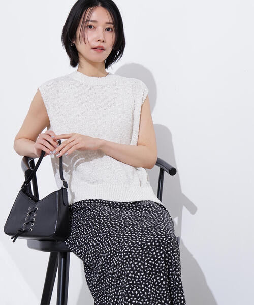 N.（N. Natural Beauty Basic）（エヌエヌナチュラルビューティーベーシック）の「ボクシーフレンチラメニット（ニット/セーター・レディース・オフホワイト/ブラウン/ピンク・MEDIUM）」の2枚目の写真