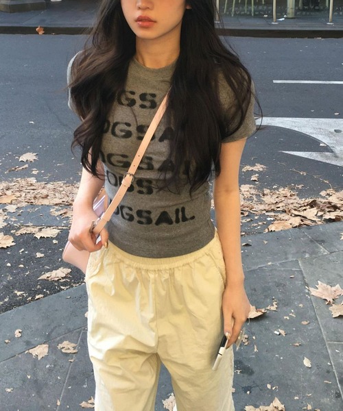 MEMECLE(メメクル)の「【 MEMECLE / メメクル 】レタリング プリントロゴTシャツ(Tシャツ/カットソー・レディース・ブラック/ホワイト/グレー・S/M)」の10枚目の写真