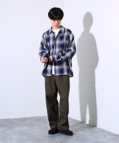 GLOSTER(グロスター)の「【残暑にも快適なさらっとシャツ】ワッフルチェック ロングスリーブシャツ オンブレチェック(シャツ/ブラウス・メンズ・アイボリー/カーキ/ネイビー/ブラック・M/L)」の22枚目の写真