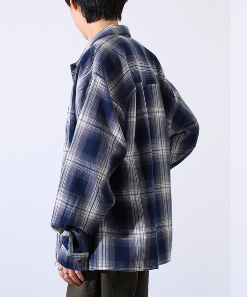 GLOSTER(グロスター)の「【残暑にも快適なさらっとシャツ】ワッフルチェック ロングスリーブシャツ オンブレチェック(シャツ/ブラウス・メンズ・アイボリー/カーキ/ネイビー/ブラック・M/L)」の13枚目の写真