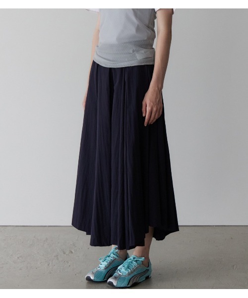 LE CIEL BLEU（ルシェルブルー）の「タフタミディスカート / Taffeta Midi Skirt（スカート・レディース・ブラック/オフホワイト/ネイビー・34/36/38）」の5枚目の写真
