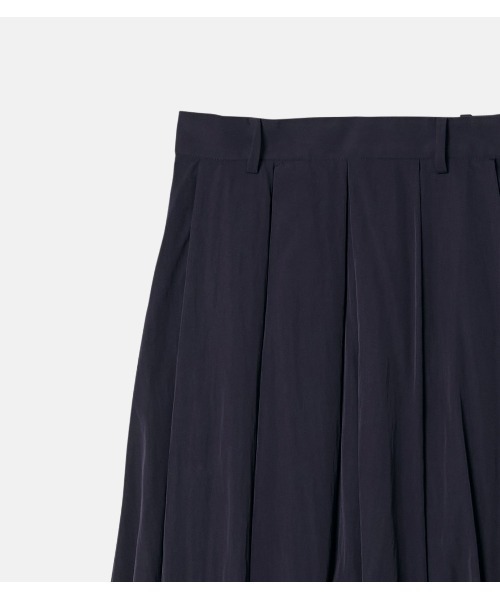 LE CIEL BLEU（ルシェルブルー）の「タフタミディスカート / Taffeta Midi Skirt（スカート・レディース・ブラック/オフホワイト/ネイビー・34/36/38）」の10枚目の写真