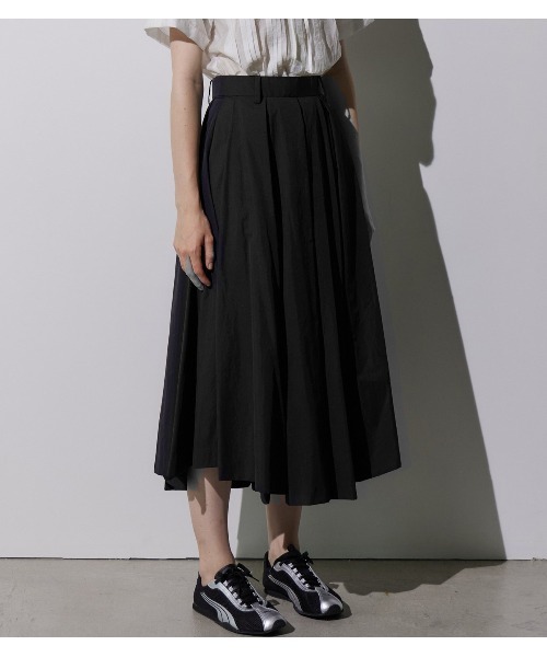 LE CIEL BLEU（ルシェルブルー）の「タフタミディスカート / Taffeta Midi Skirt（スカート・レディース・ブラック/オフホワイト/ネイビー・34/36/38）」の22枚目の写真