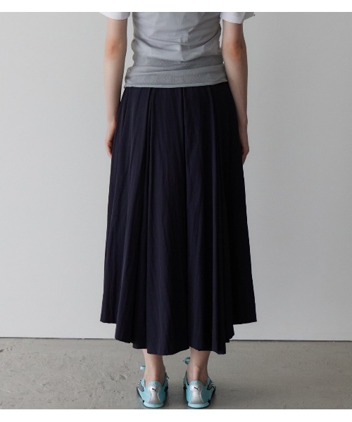 LE CIEL BLEU（ルシェルブルー）の「タフタミディスカート / Taffeta Midi Skirt（スカート・レディース・ブラック/オフホワイト/ネイビー・34/36/38）」の8枚目の写真