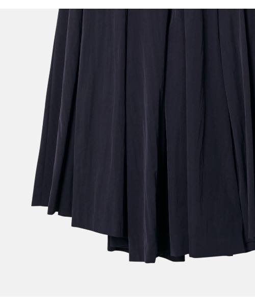 LE CIEL BLEU（ルシェルブルー）の「タフタミディスカート / Taffeta Midi Skirt（スカート・レディース・ブラック/オフホワイト/ネイビー・34/36/38）」の11枚目の写真