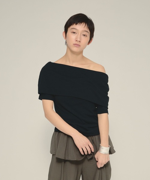 eL(エル)の「【eL】Wrap Off Shoulder Pullover/576988(Tシャツ/カットソー・レディース・グレー/オフホワイト/ブラック・FREE)」の11枚目の写真