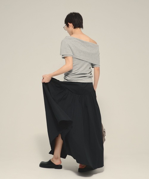 eL(エル)の「【eL】Wrap Off Shoulder Pullover/576988(Tシャツ/カットソー・レディース・グレー/オフホワイト/ブラック・FREE)」の15枚目の写真