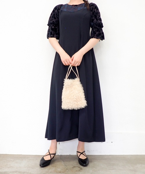 cava cava(サヴァサヴァ)の「クロスストラップパンプス 3720561(パンプス・レディース・グレー/ブラック/ブラウン・22.5cm/23cm/23.5cm/24cm/24.5cm)」の10枚目の写真