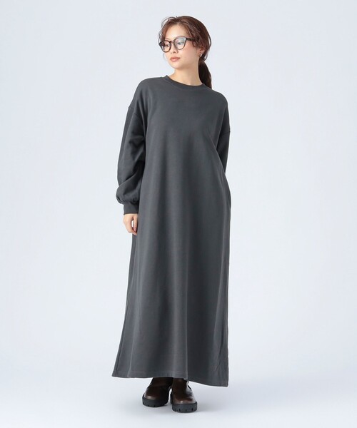 BEAMS HEART（ビームスハート）の「オーバーサイズ スウェットワンピース（ワンピース・レディース・チャコールグレー/イエロー/サックスブルー・FREE）」の2枚目の写真