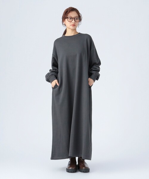 BEAMS HEART（ビームスハート）の「オーバーサイズ スウェットワンピース（ワンピース・レディース・チャコールグレー/イエロー/サックスブルー・FREE）」の4枚目の写真