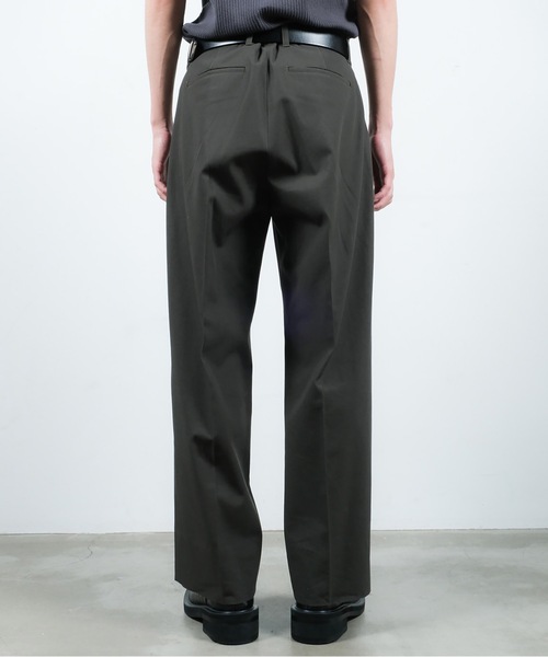 Jieda（ジエダ）の「ONE TUCK SLACKS（スラックス・メンズ・グレー/ブラック・1/2）」の4枚目の写真