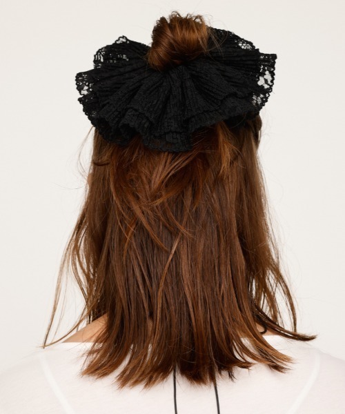 SLY（スライ）の「LACY SCRUNCHIE レーシー スクランチ（シュシュ・レディース・アイボリー/ブラック・FREE）」の14枚目の写真