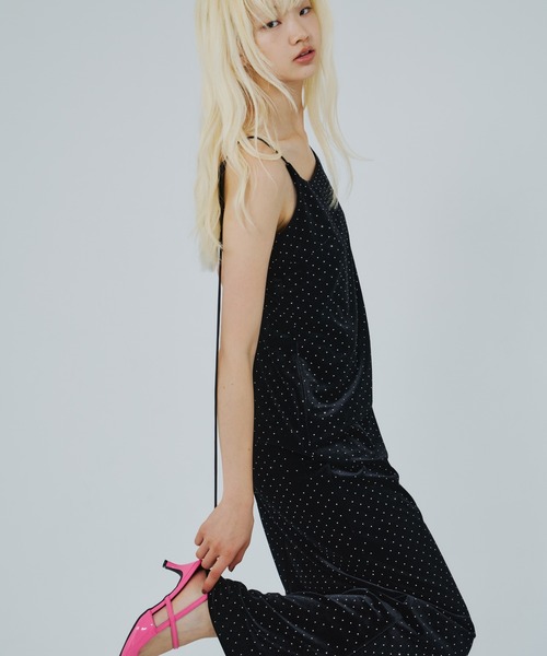 ANDRESD（アンドレスド）の「カーヴドスクエアベロアドレス / curved square velour dress（ドレス・レディース・ブラック/グリーン/ネイビー系/ブラック系/ピンク/グレー・S/M/L）」の7枚目の写真