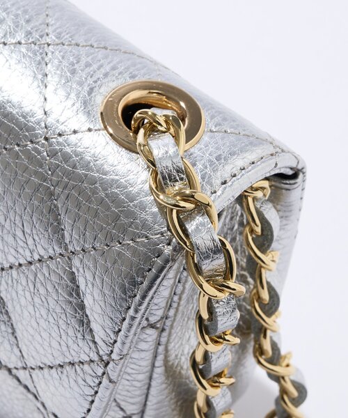 La boutique BonBon（ラブティックボンボン）の「【オウレンティ】キルティングチェーンバッグ（ハンドバッグ・レディース・シルバー・FREE）」の10枚目の写真