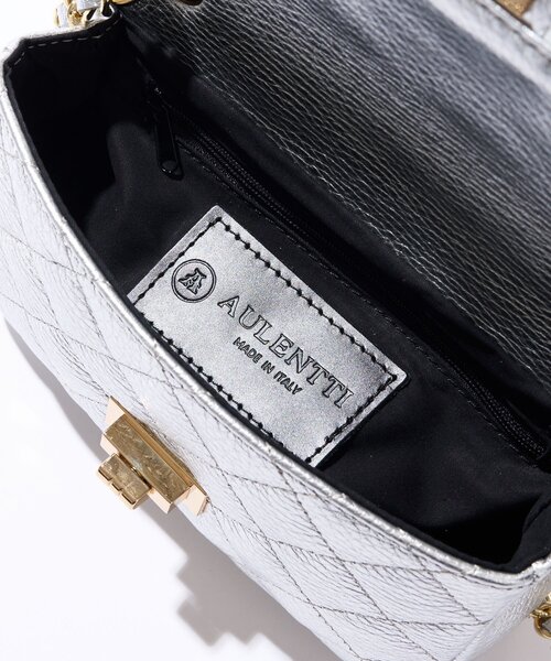 La boutique BonBon（ラブティックボンボン）の「【オウレンティ】キルティングチェーンバッグ（ハンドバッグ・レディース・シルバー・FREE）」の12枚目の写真