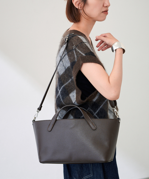 FRAMeWORK（フレームワーク）の「AULENTTI/オウレンティ フナガタSHOULDERツキトート（トートバッグ・レディース・ブラック/ブラウン・FREE）」の2枚目の写真