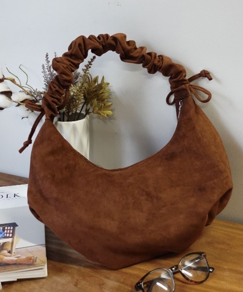 CORNERS（コーナーズ）の「フェイクスエードショルダーバッグ（ショルダーバッグ・レディース・ベージュ/ブラウン・FREE）」の3枚目の写真