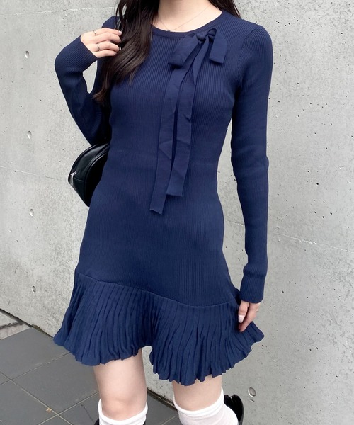 Mejoul(メジュール)の「リボンタイ付きプリーツニットワンピ(ワンピース・レディース・グレー/ブラック/ネイビー/ブラウン・F)」の20枚目の写真