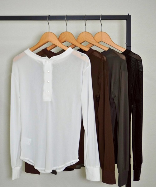 gossara(ゴサラ)の「【シンプル派におすすめ】前後2WAYヘンリーロンT(Tシャツ/カットソー・レディース・チャコール/ブラウン/オフホワイト/ブラック・FREE)」の18枚目の写真