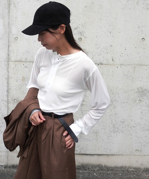 gossara(ゴサラ)の「【シンプル派におすすめ】前後2WAYヘンリーロンT(Tシャツ/カットソー・レディース・チャコール/ブラウン/オフホワイト/ブラック・FREE)」の5枚目の写真