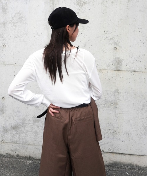 gossara(ゴサラ)の「【シンプル派におすすめ】前後2WAYヘンリーロンT(Tシャツ/カットソー・レディース・チャコール/ブラウン/オフホワイト/ブラック・FREE)」の8枚目の写真