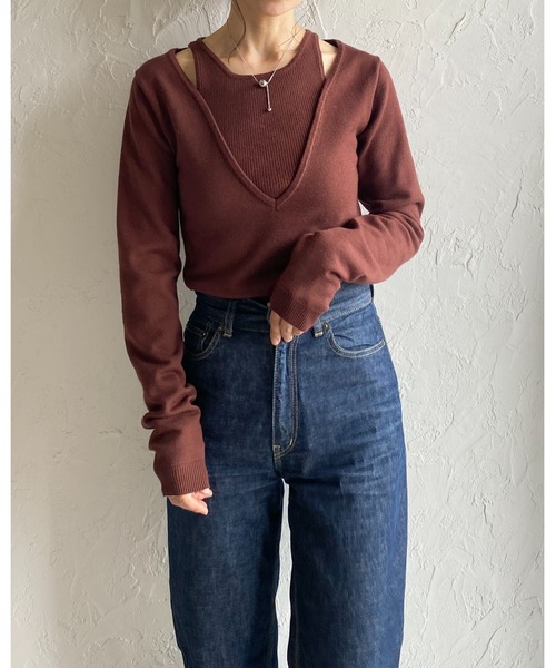 She's Closet(シーズクローゼット)の「タンクトップレイヤード風深Vネック長袖ニットトップス(ニット/セーター・レディース・ブラウン/チャコールグレー/アイボリー/ブラック・FREE)」の17枚目の写真