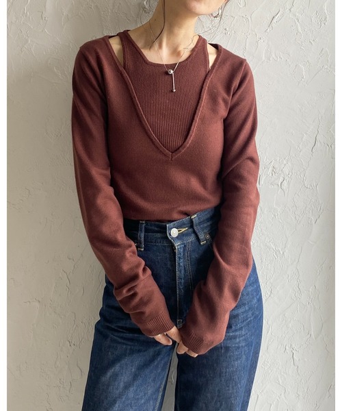 She's Closet(シーズクローゼット)の「タンクトップレイヤード風深Vネック長袖ニットトップス(ニット/セーター・レディース・ブラウン/チャコールグレー/アイボリー/ブラック・FREE)」の18枚目の写真