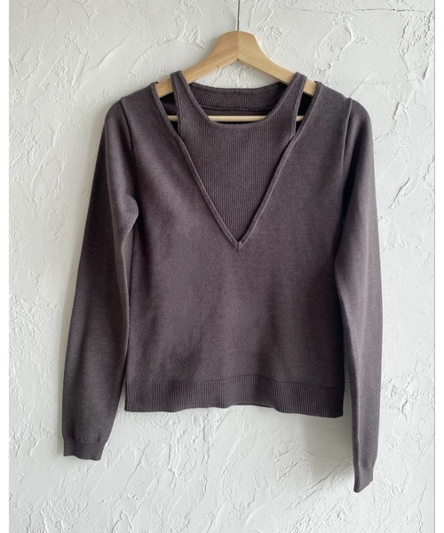 She's Closet(シーズクローゼット)の「タンクトップレイヤード風深Vネック長袖ニットトップス(ニット/セーター・レディース・ブラウン/チャコールグレー/アイボリー/ブラック・FREE)」の13枚目の写真