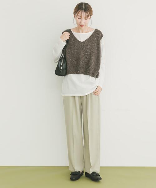 ITEMS URBANRESEARCH（アイテムズ アーバンリサーチ）の「スパンコールVネックニットベスト（ニット/セーター・レディース・ブラック/ブラウン/ホワイト・FREE）」の22枚目の写真