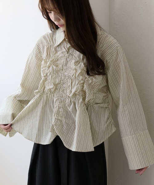 apres jour clair(アプレジュールクレア)の「【apres jour clair】シャーリングデザインシャツ(シャツ/ブラウス・レディース・アイボリー/ブラウン系その他/ベージュ・X-LARGE/フリー)」の1枚目の写真