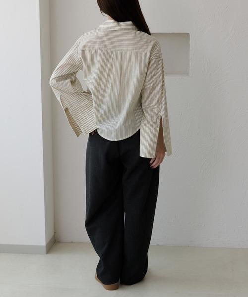 apres jour clair(アプレジュールクレア)の「【apres jour clair】シャーリングデザインシャツ(シャツ/ブラウス・レディース・アイボリー/ブラウン系その他/ベージュ・X-LARGE/フリー)」の21枚目の写真