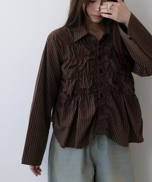 apres jour clair(アプレジュールクレア)の「【apres jour clair】シャーリングデザインシャツ(シャツ/ブラウス・レディース・アイボリー/ブラウン系その他/ベージュ・X-LARGE/フリー)」の22枚目の写真