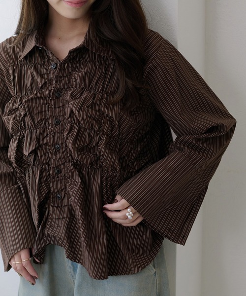 apres jour clair(アプレジュールクレア)の「【apres jour clair】シャーリングデザインシャツ(シャツ/ブラウス・レディース・アイボリー/ブラウン系その他/ベージュ・X-LARGE/フリー)」の14枚目の写真