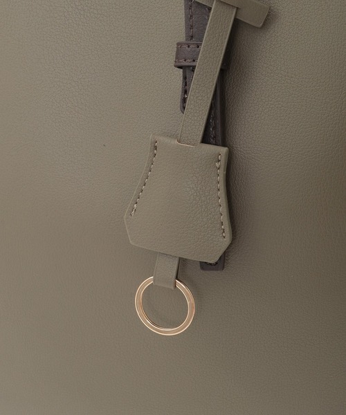 Green　Parks（グリーンパークス）の「・KOSSORECO バイカラーA4トート（トートバッグ・レディース・カーキ/グレイッシュベージュ/チャコールグレー・FREE）」の8枚目の写真