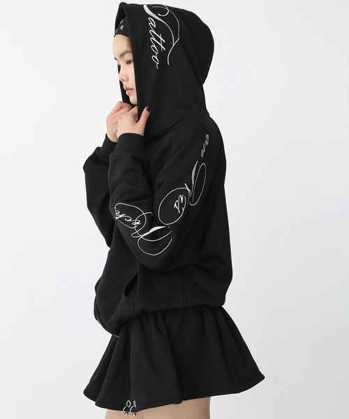 Heart Tattoo（ハートタトゥー）の「arm embroidery sweat hoodie