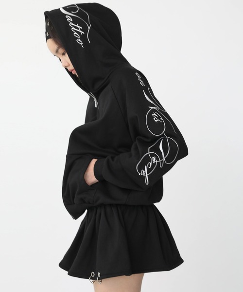 Heart Tattoo(ハートタトゥー)の「arm embroidery sweat hoodie / アーム刺繍スウェットフーディー(パーカー・レディース・グレー/ブラック・FREE)」の11枚目の写真