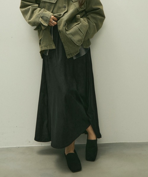 Lutim by u(ルチバイユー)の「Eco suede easy skirt / エコスエードイージースカート(スカート・レディース・ベージュ/ブラック・FREE)」の1枚目の写真