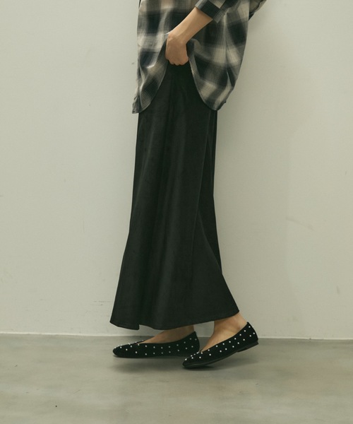 Lutim by u(ルチバイユー)の「Eco suede easy skirt / エコスエードイージースカート(スカート・レディース・ベージュ/ブラック・FREE)」の12枚目の写真